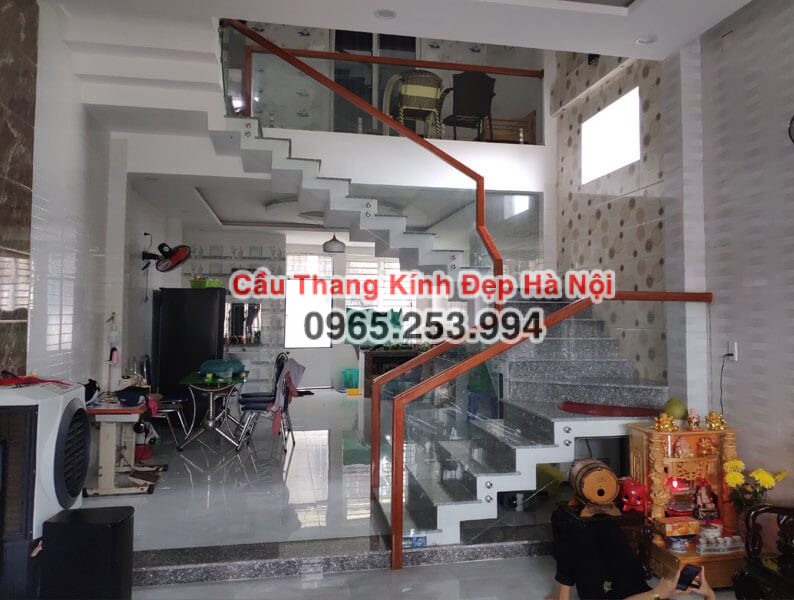 Cầu thang kính đẹp Hà Nội là Thợ làm Cầu thang kính chân ngoàm giá tốt 2022 tại Quận Hoàng Mai theo yêu cầu chuyên nghiệp - 0965.253.994